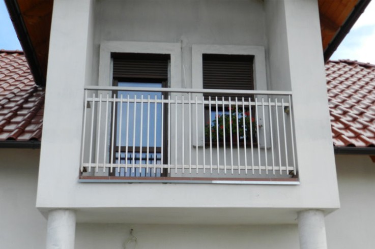 BalustradySpecjalizujmy się w obróbce stali nierdzewnej. Wykonujemy balustrady i poręcze